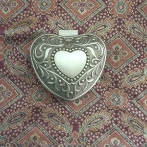 Jewelry box